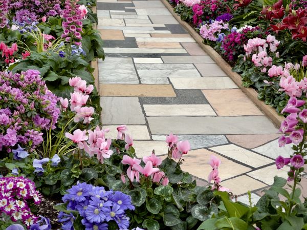 Cost of Garden Path Installation in Longwood
