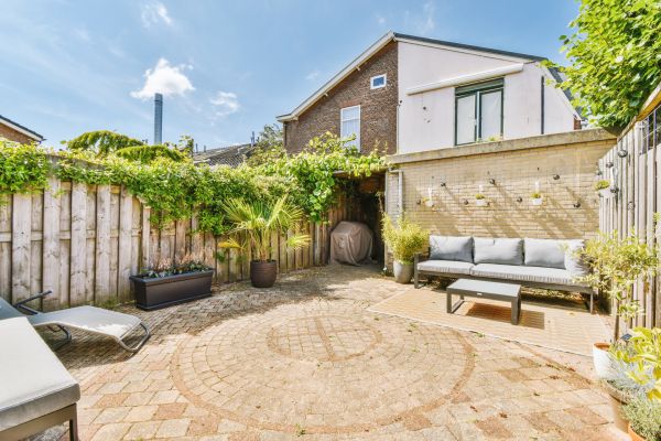 Cost of Courtyard Patio Service in Longwood